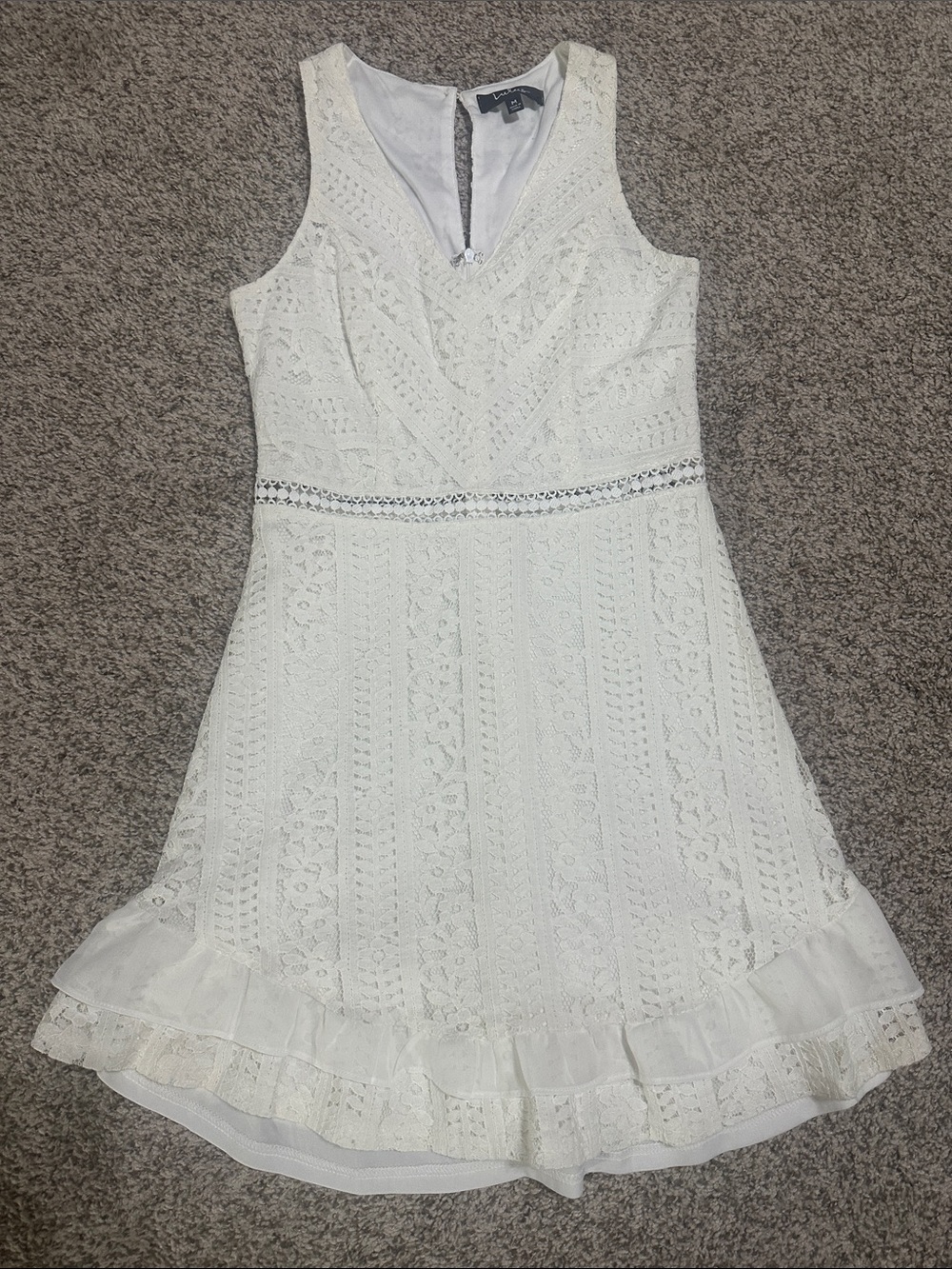 Lulus white Lace Sleeveless V-Neck Dress